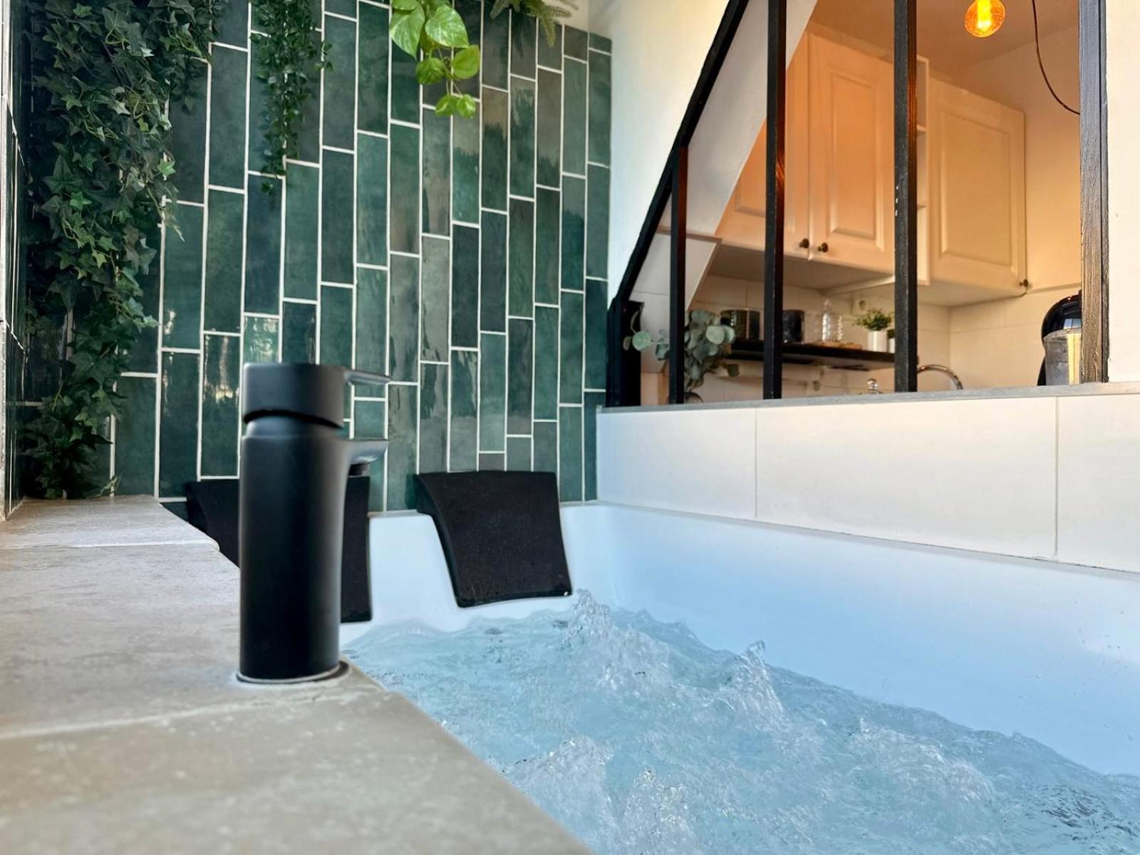 Apartmán Splendide Loft Jacuzzi Et Cinema - Cap D'Agde Exteriér fotografie